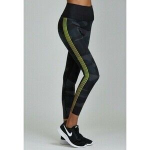 Noli Yoga Warrior High Rise Leggings Women M Black Camo Workout Yoga Gym Pull On